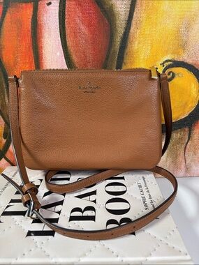 Kate Spade Leila Triple Gusset
Brown Leather Crossbody